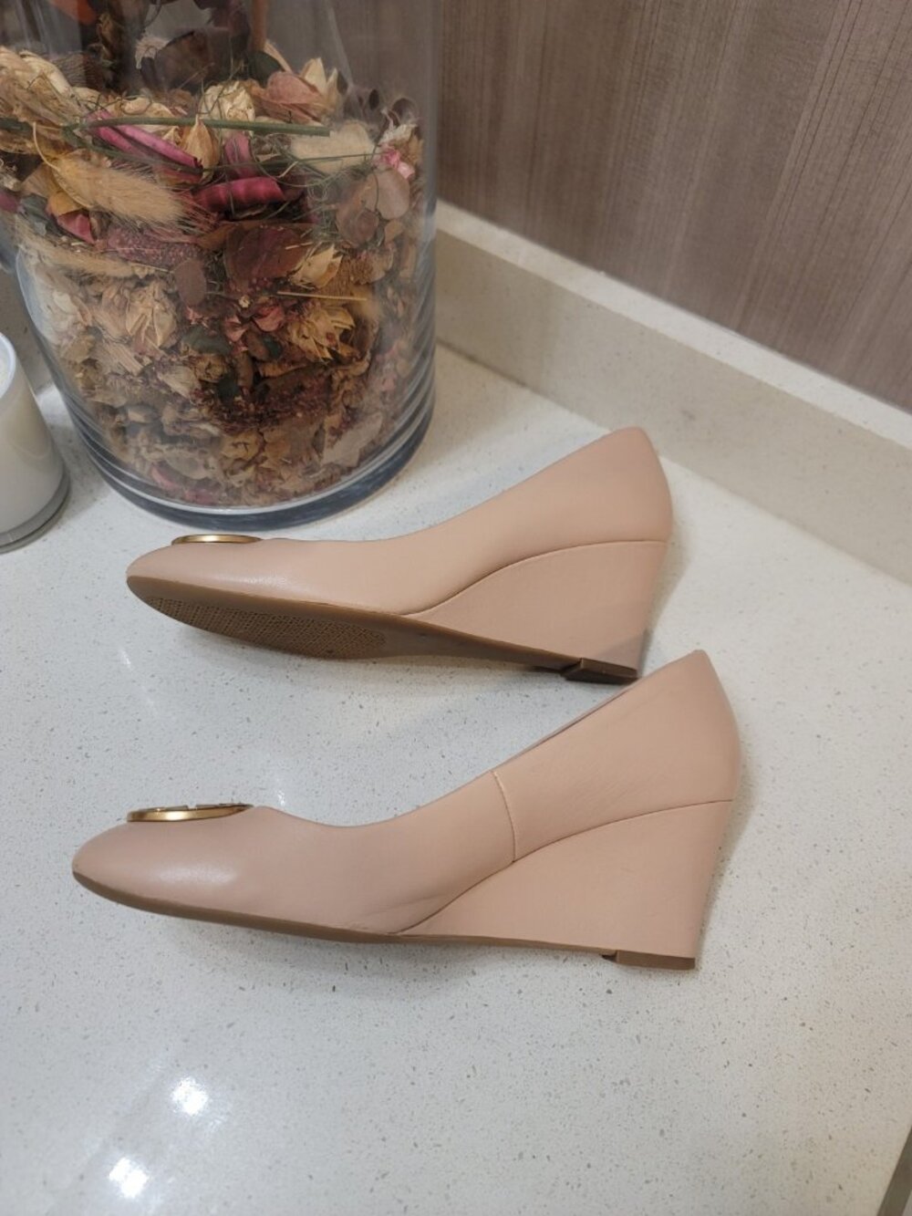 Tory Burch Leather Chelsea 65MM Medallion Wedge In Pink Size 8 - Picture 6 of 10